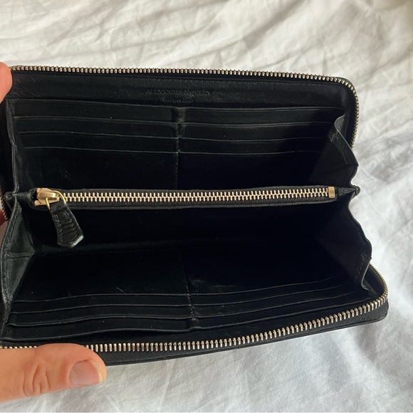 Alexander McQueen Leagher Zip Around Wallet Clutch with Golden Skull Authentic - Picture 11 of 14